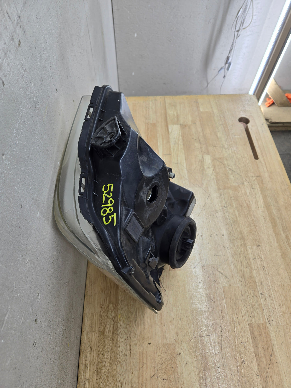 2008-2010 Ford Super Duty F250 F350 F450 F550 LH Driver Side Composite Head Light 44ZH-1849B 8C24-13006-A