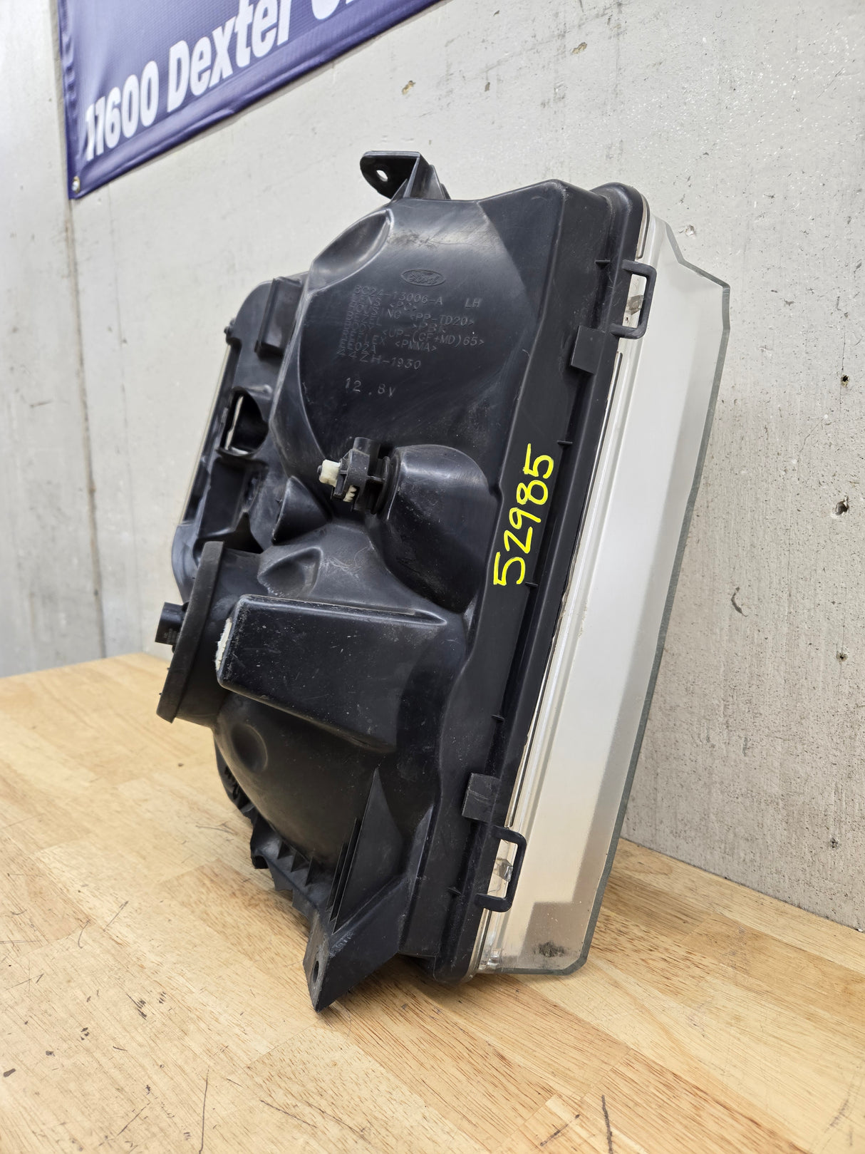 2008-2010 Ford Super Duty F250 F350 F450 F550 LH Driver Side Composite Head Light 44ZH-1849B 8C24-13006-A