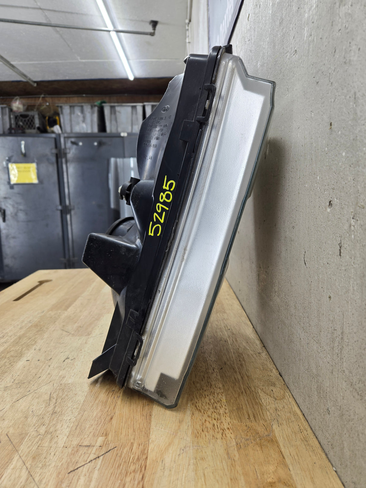 2008-2010 Ford Super Duty F250 F350 F450 F550 LH Driver Side Composite Head Light 44ZH-1849B 8C24-13006-A