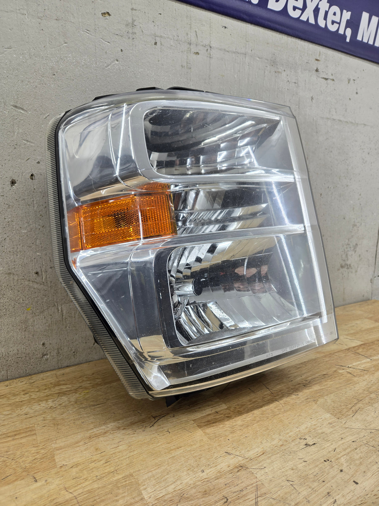 2008-2010 Ford Super Duty F250 F350 F450 F550 RH Passenger Side Composite Head Light 8C24-13005-A
