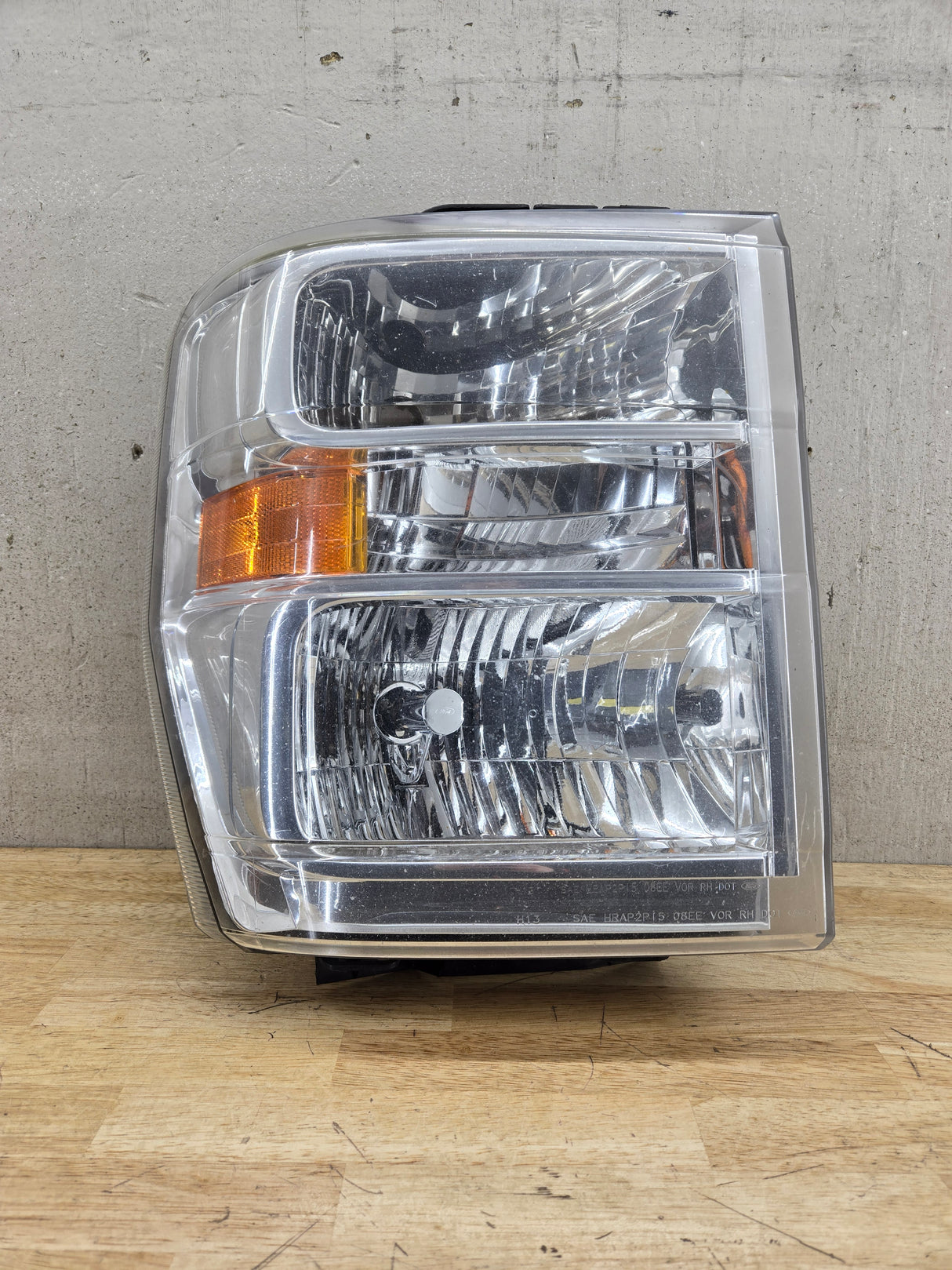 2008-2010 Ford Super Duty F250 F350 F450 F550 RH Passenger Side Composite Head Light 8C24-13005-A