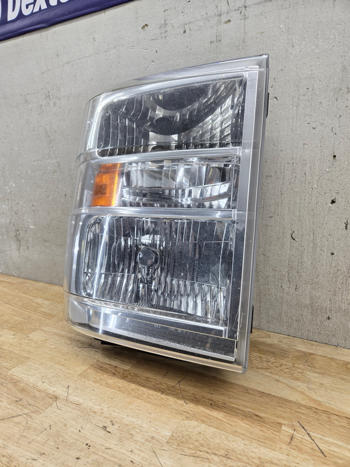 2008-2010 Ford Super Duty F250 F350 F450 F550 RH Passenger Side Composite Head Light 8C24-13005-A