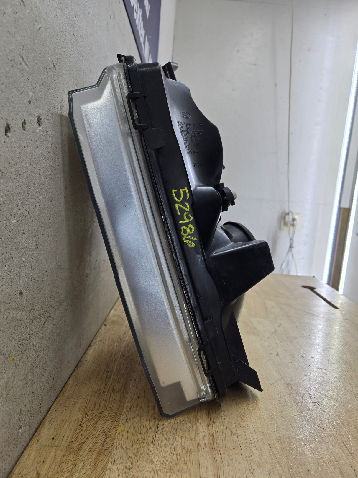 2008-2010 Ford Super Duty F250 F350 F450 F550 RH Passenger Side Composite Head Light 8C24-13005-A