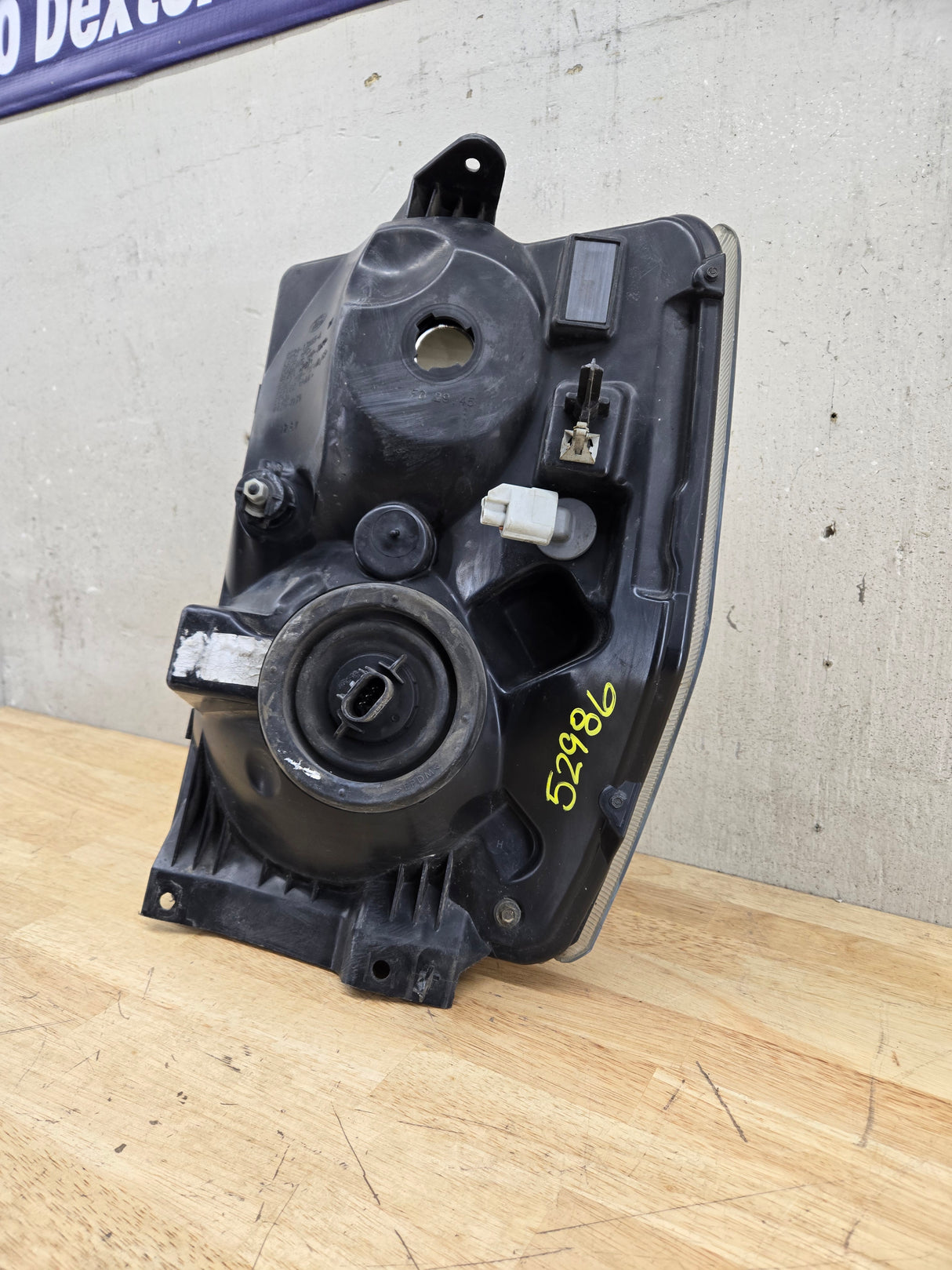 2008-2010 Ford Super Duty F250 F350 F450 F550 RH Passenger Side Composite Head Light 8C24-13005-A