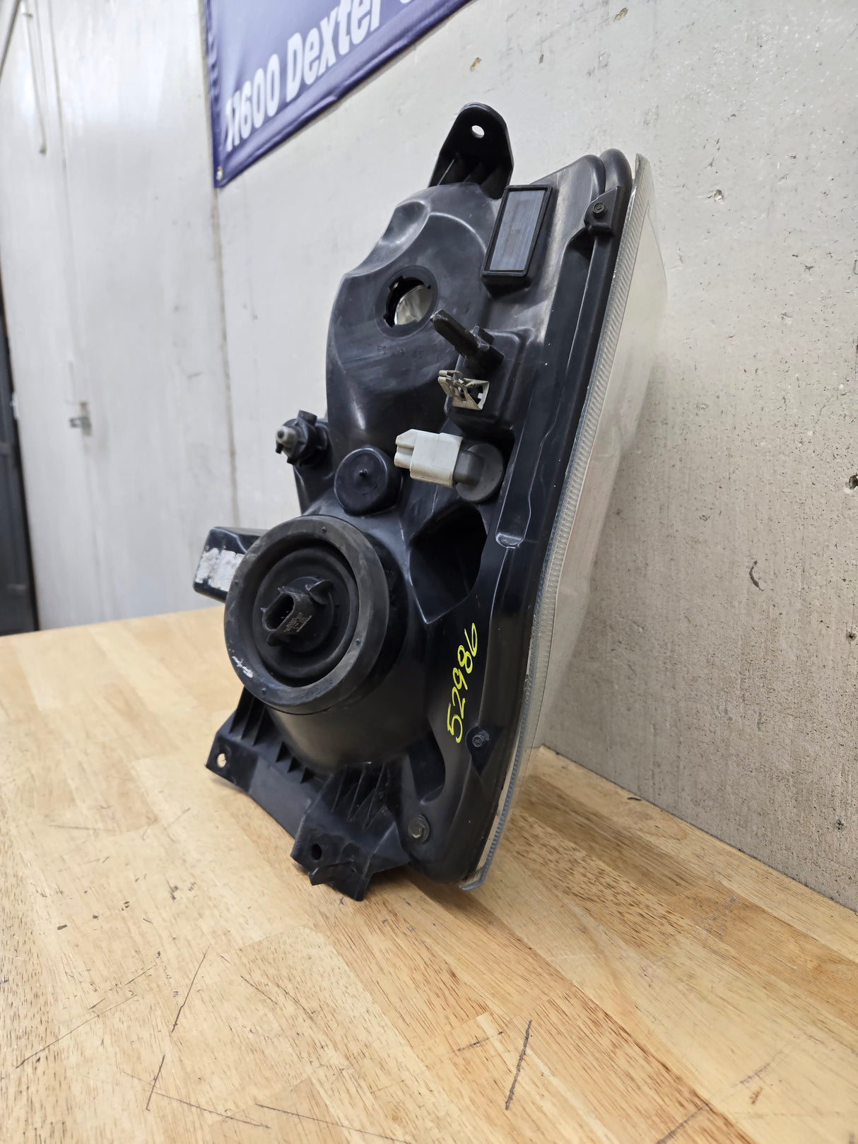 2008-2010 Ford Super Duty F250 F350 F450 F550 RH Passenger Side Composite Head Light 8C24-13005-A