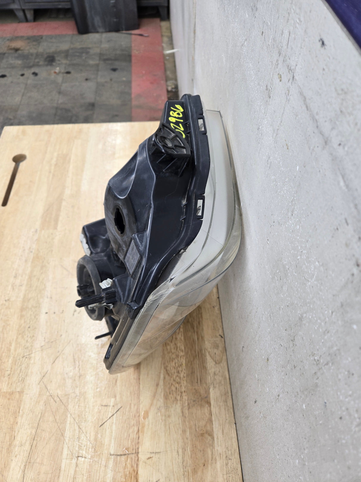 2008-2010 Ford Super Duty F250 F350 F450 F550 RH Passenger Side Composite Head Light 8C24-13005-A