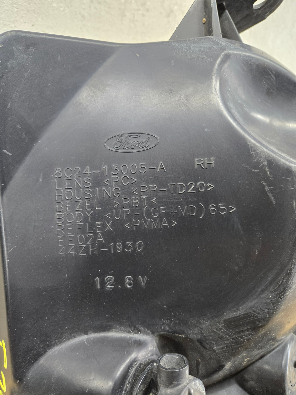 2008-2010 Ford Super Duty F250 F350 F450 F550 RH Passenger Side Composite Head Light 8C24-13005-A