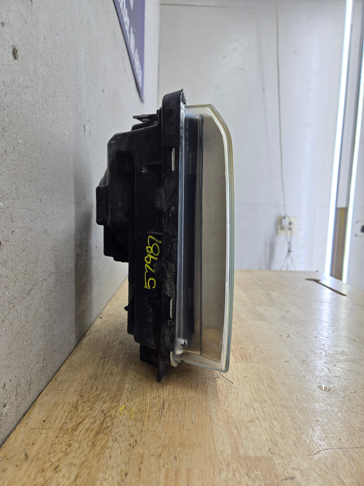 2005-2007 Ford Super Duty F250 F350 F450 F550 LH Left Driver Side Composite Head Light 5C34-13006-A