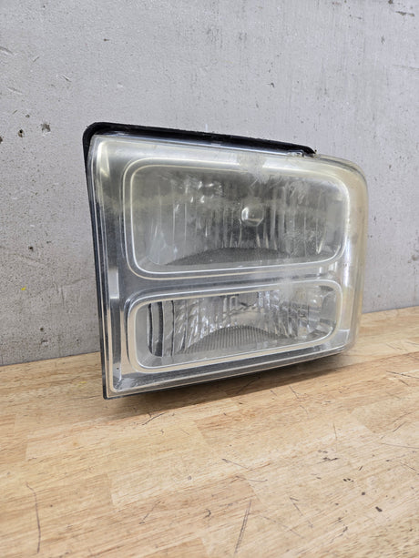 2005-2007 Ford Super Duty F250 F350 F450 F550 LH Left Driver Side Composite Head Light 5C34-13006-A
