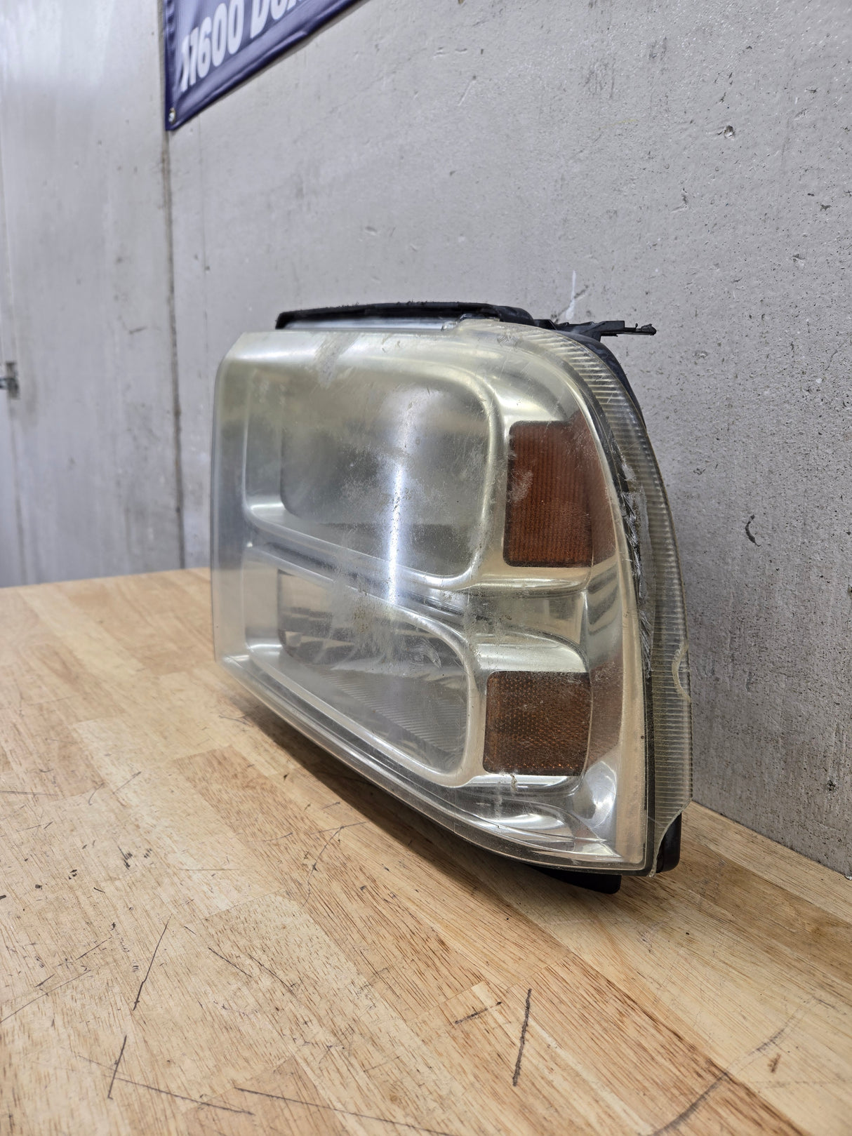 2005-2007 Ford Super Duty F250 F350 F450 F550 LH Left Driver Side Composite Head Light 5C34-13006-A