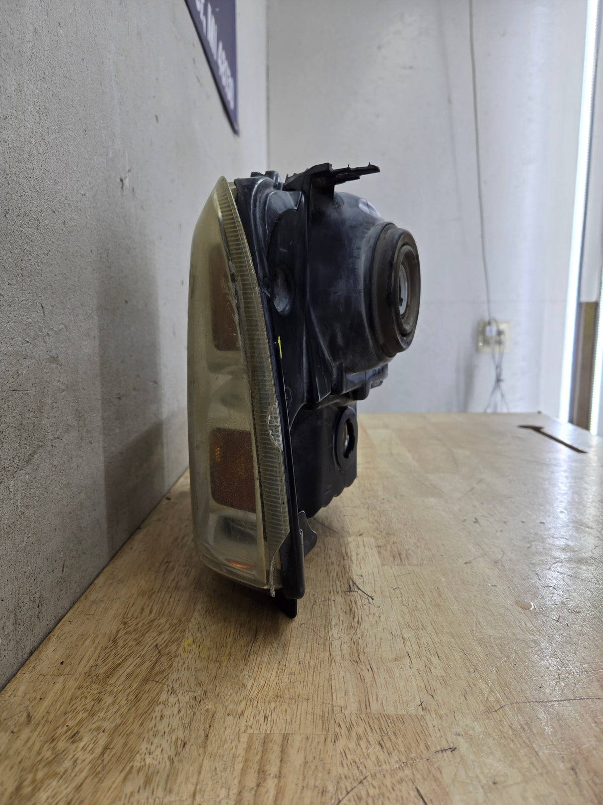 2005-2007 Ford Super Duty F250 F350 F450 F550 LH Left Driver Side Composite Head Light 5C34-13006-A