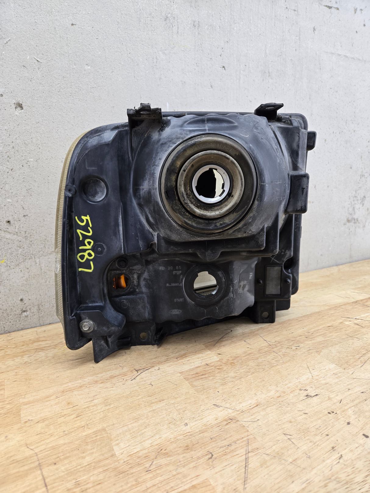 2005-2007 Ford Super Duty F250 F350 F450 F550 LH Left Driver Side Composite Head Light 5C34-13006-A