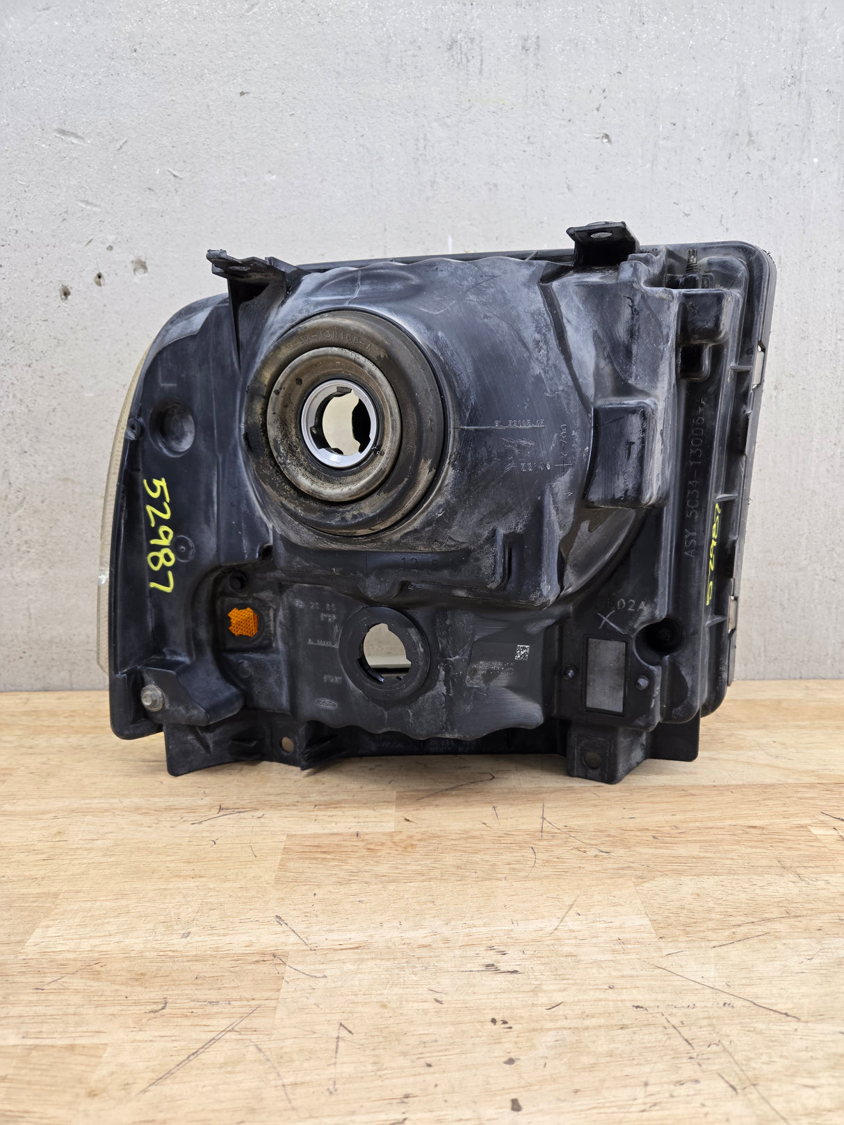 2005-2007 Ford Super Duty F250 F350 F450 F550 LH Left Driver Side Composite Head Light 5C34-13006-A