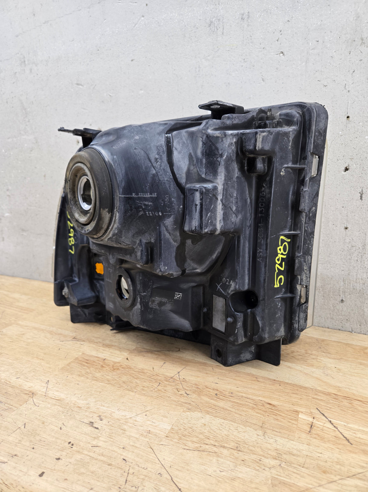 2005-2007 Ford Super Duty F250 F350 F450 F550 LH Left Driver Side Composite Head Light 5C34-13006-A