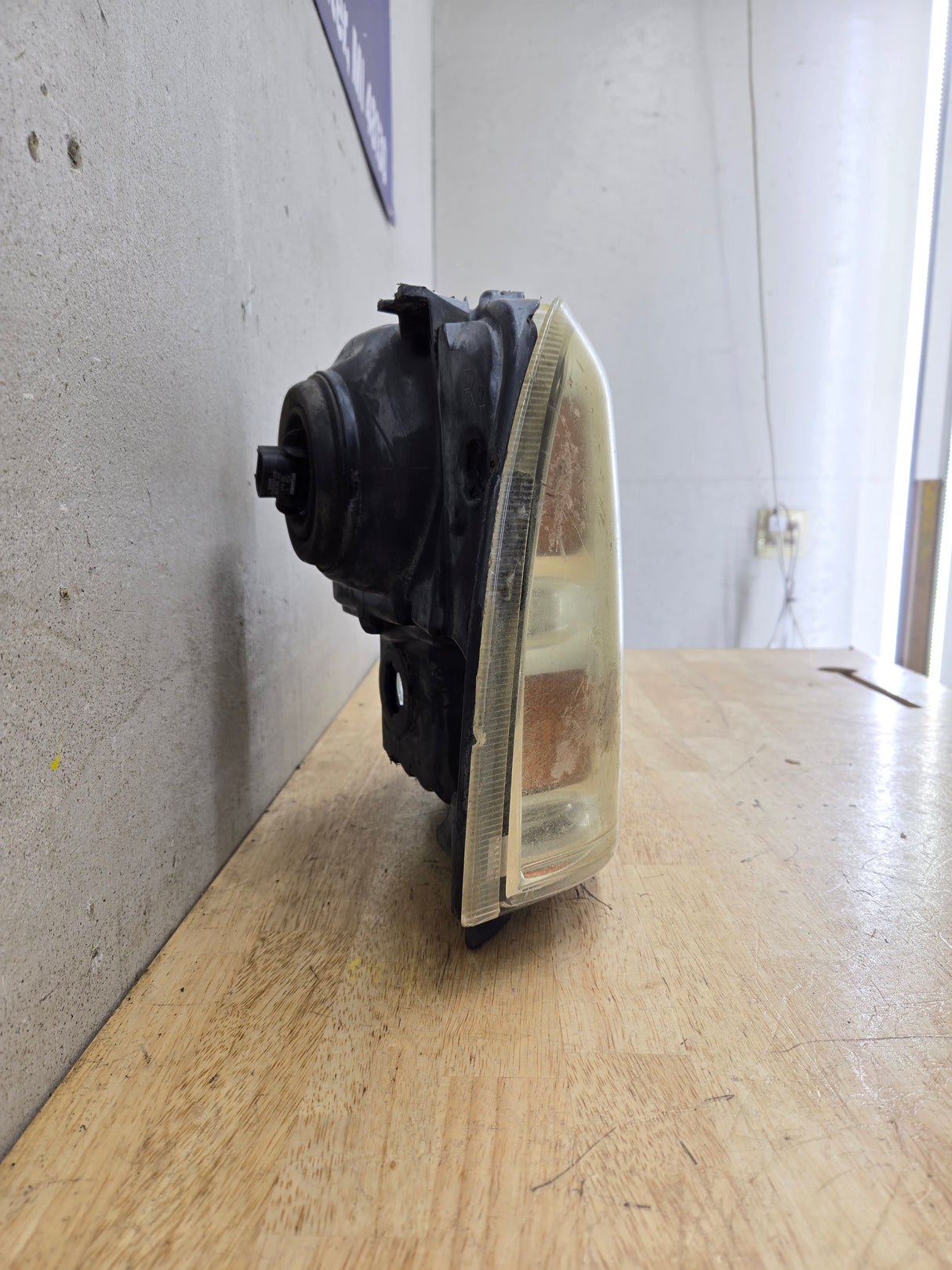 2005-2007 Ford Super Duty F250 F350 F450 F550 RH Passenger Side Composite Head Light 5C34-13006-A