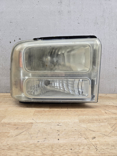 2005-2007 Ford Super Duty F250 F350 F450 F550 RH Passenger Side Composite Head Light 5C34-13006-A