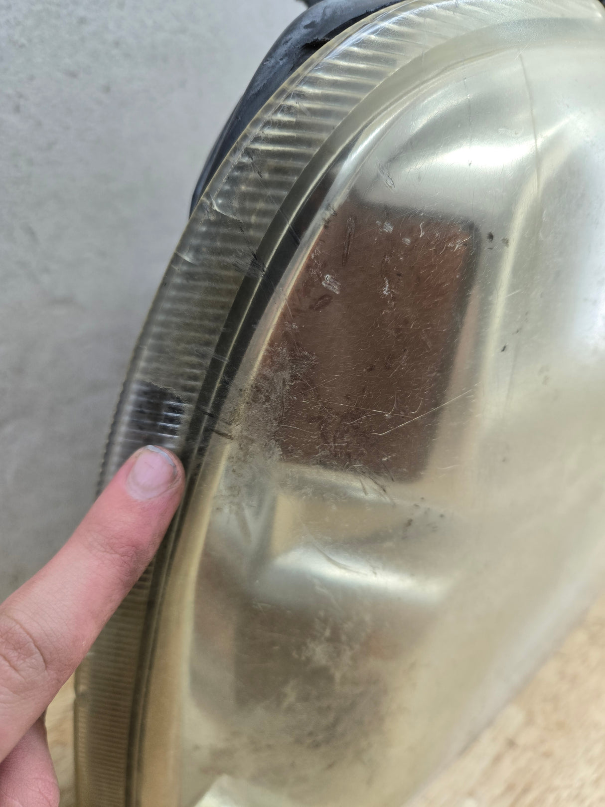 2005-2007 Ford Super Duty F250 F350 F450 F550 RH Passenger Side Composite Head Light 5C34-13006-A