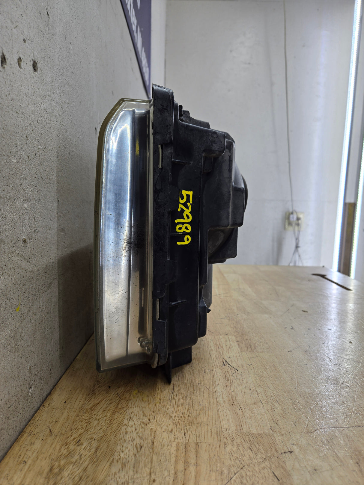 2005-2007 Ford Super Duty F250 F350 F450 F550 RH Passenger Side Composite Head Light 5C34-13006-A