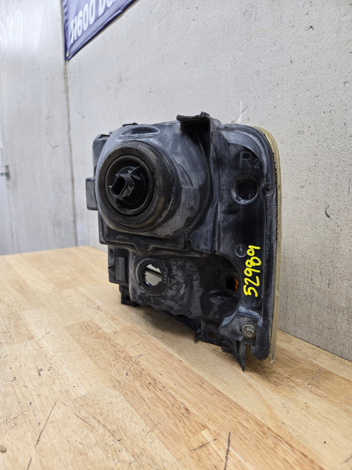 2005-2007 Ford Super Duty F250 F350 F450 F550 RH Passenger Side Composite Head Light 5C34-13006-A