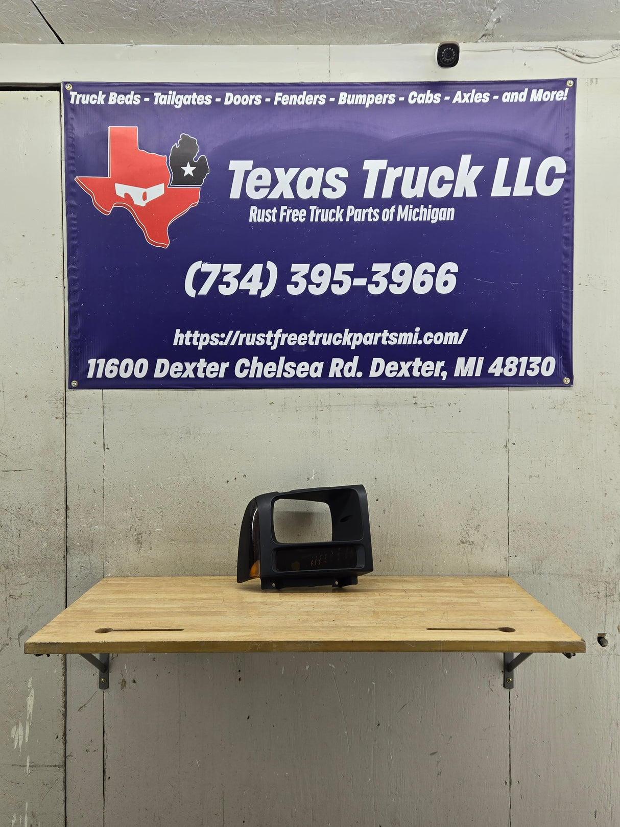 2005-2007 Ford Super Duty F250 F350 F450 F550 RH Right Passenger Headlight Bezel Park Lamp Signal Corner Light 5C34-13B220-A