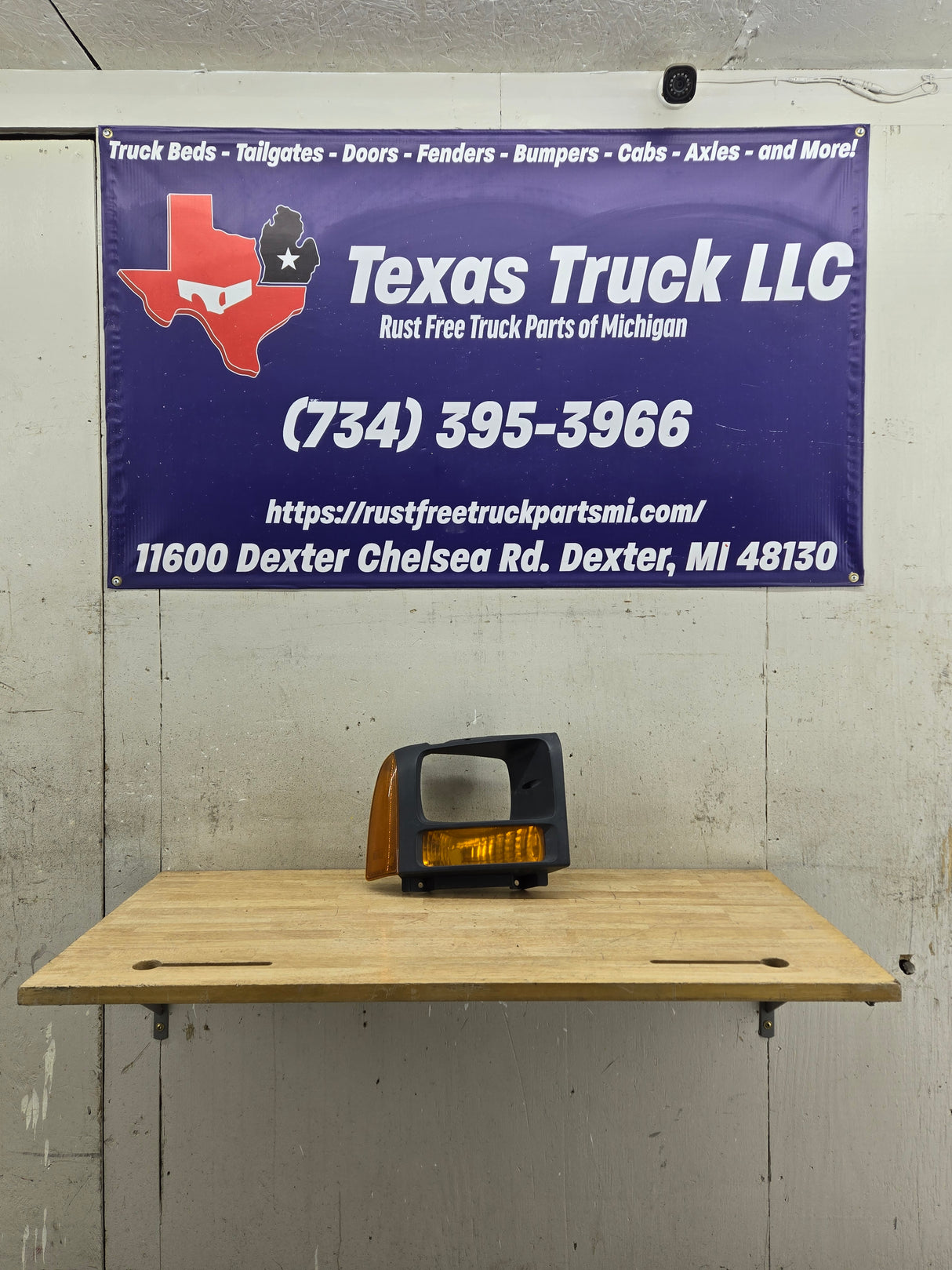 2005-2007 Ford Super Duty F250 F350 F450 F550 RH Right Passenger Headlight Bezel Park Lamp Signal Corner Light 5C34-13B220-A