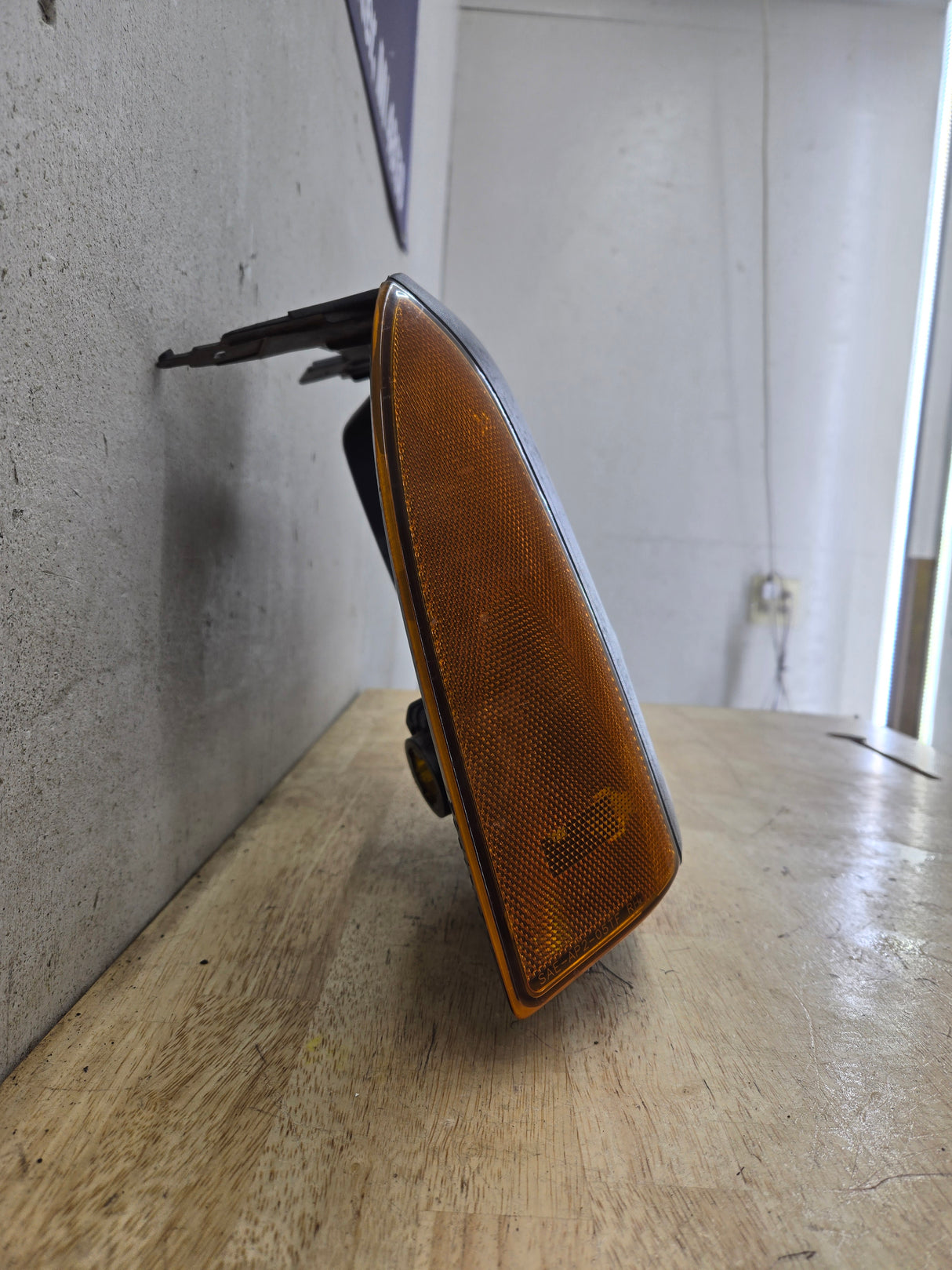 2005-2007 Ford Super Duty F250 F350 F450 F550 RH Right Passenger Headlight Bezel Park Lamp Signal Corner Light 5C34-13B220-A