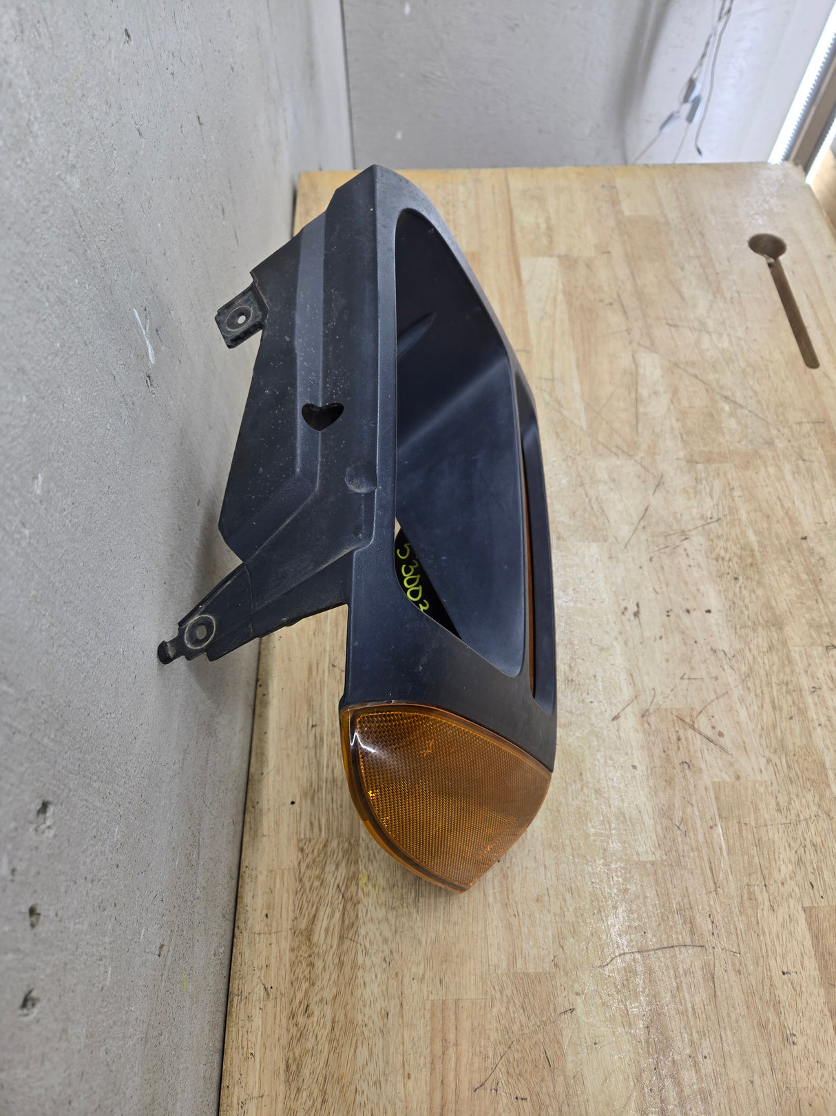 2005-2007 Ford Super Duty F250 F350 F450 F550 RH Right Passenger Headlight Bezel Park Lamp Signal Corner Light 5C34-13B220-A