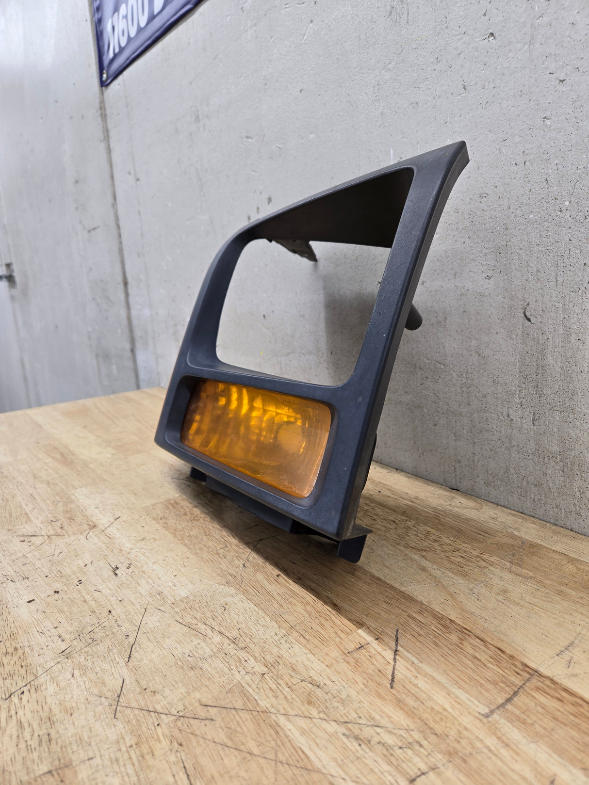 2005-2007 Ford Super Duty F250 F350 F450 F550 RH Right Passenger Headlight Bezel Park Lamp Signal Corner Light 5C34-13B220-A