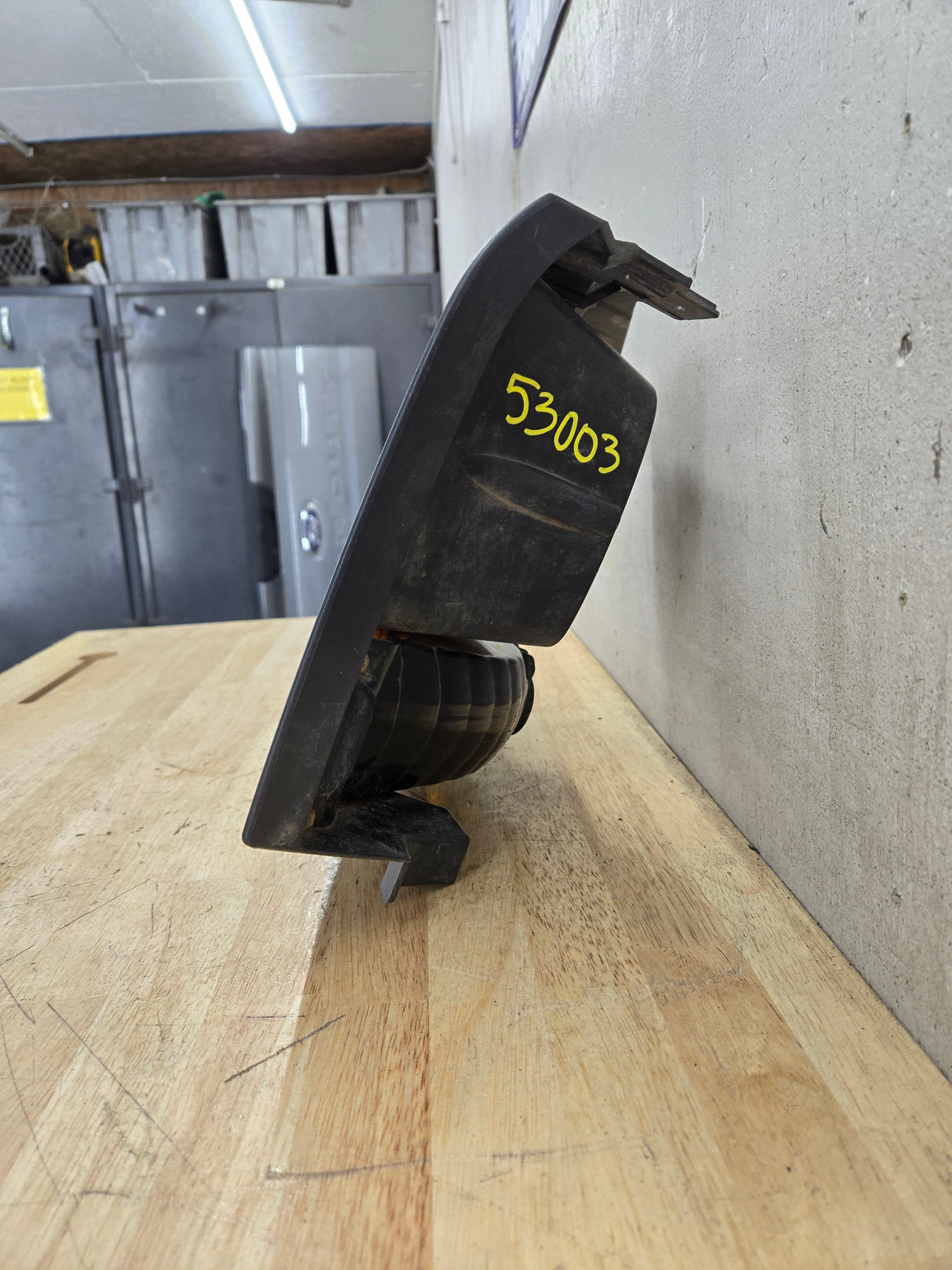 2005-2007 Ford Super Duty F250 F350 F450 F550 RH Right Passenger Headlight Bezel Park Lamp Signal Corner Light 5C34-13B220-A