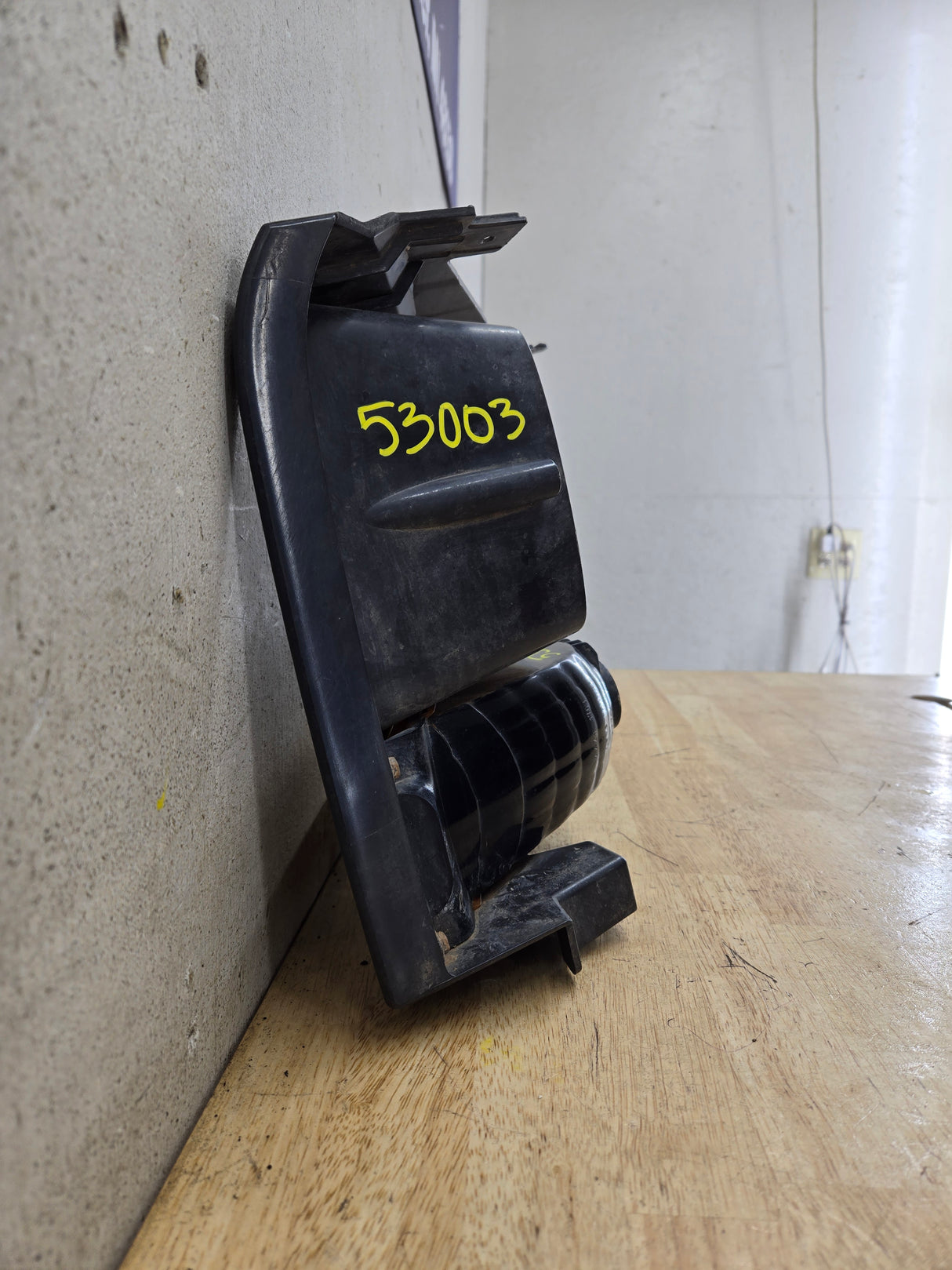 2005-2007 Ford Super Duty F250 F350 F450 F550 RH Right Passenger Headlight Bezel Park Lamp Signal Corner Light 5C34-13B220-A