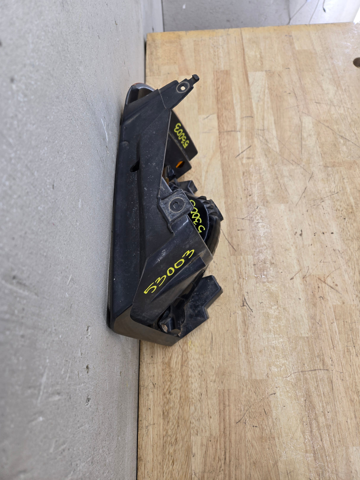 2005-2007 Ford Super Duty F250 F350 F450 F550 RH Right Passenger Headlight Bezel Park Lamp Signal Corner Light 5C34-13B220-A