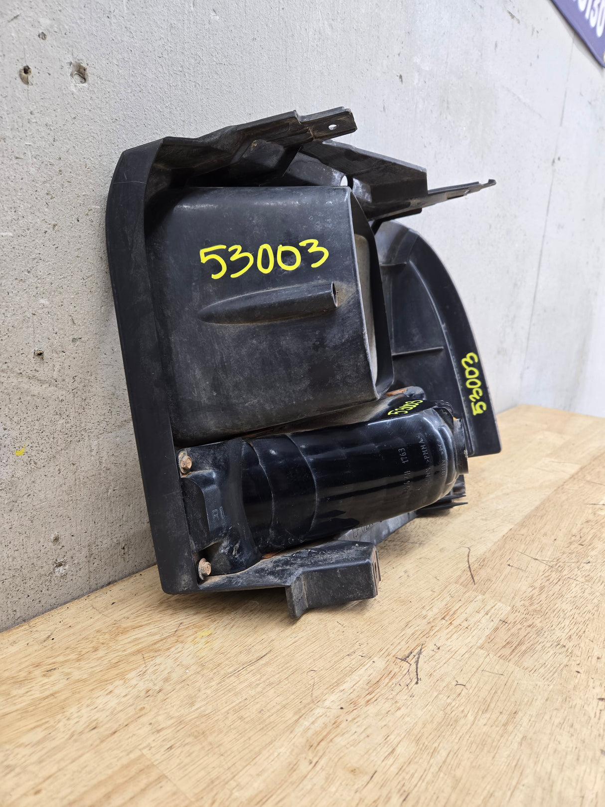 2005-2007 Ford Super Duty F250 F350 F450 F550 RH Right Passenger Headlight Bezel Park Lamp Signal Corner Light 5C34-13B220-A