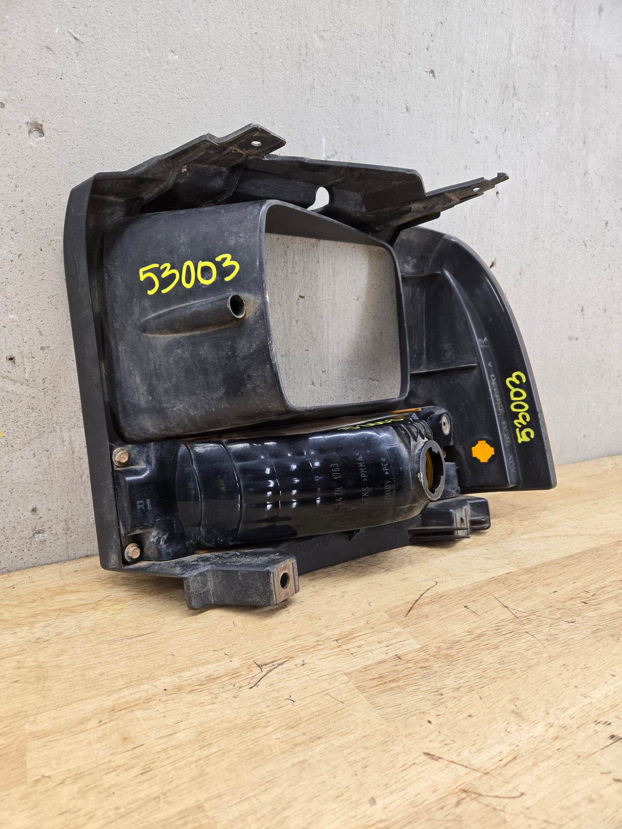 2005-2007 Ford Super Duty F250 F350 F450 F550 RH Right Passenger Headlight Bezel Park Lamp Signal Corner Light 5C34-13B220-A