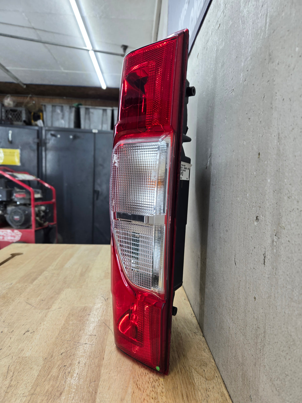 2020-2022 Ford Super Duty F250 F350 F450 F550 LH Driver Side Tail Light Halogen LC3B-13B505-AD