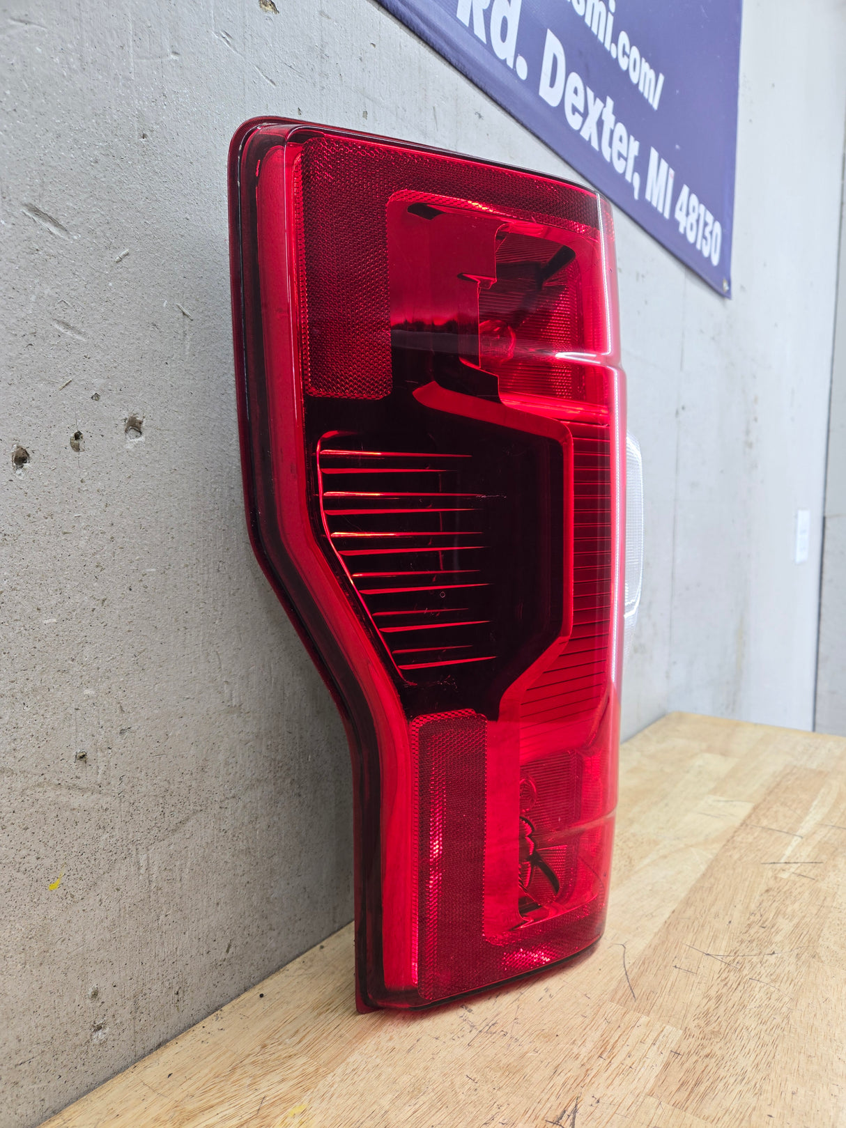 2020-2022 Ford Super Duty F250 F350 F450 F550 LH Driver Side Tail Light Halogen LC3B-13B505-AD