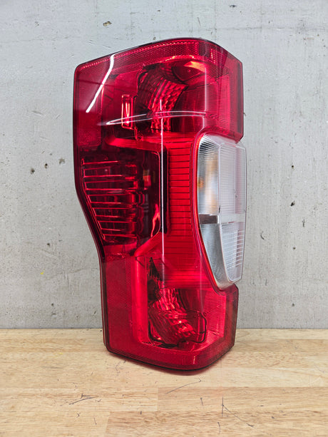 2020-2022 Ford Super Duty F250 F350 F450 F550 LH Driver Side Tail Light Halogen LC3B-13B505-AD