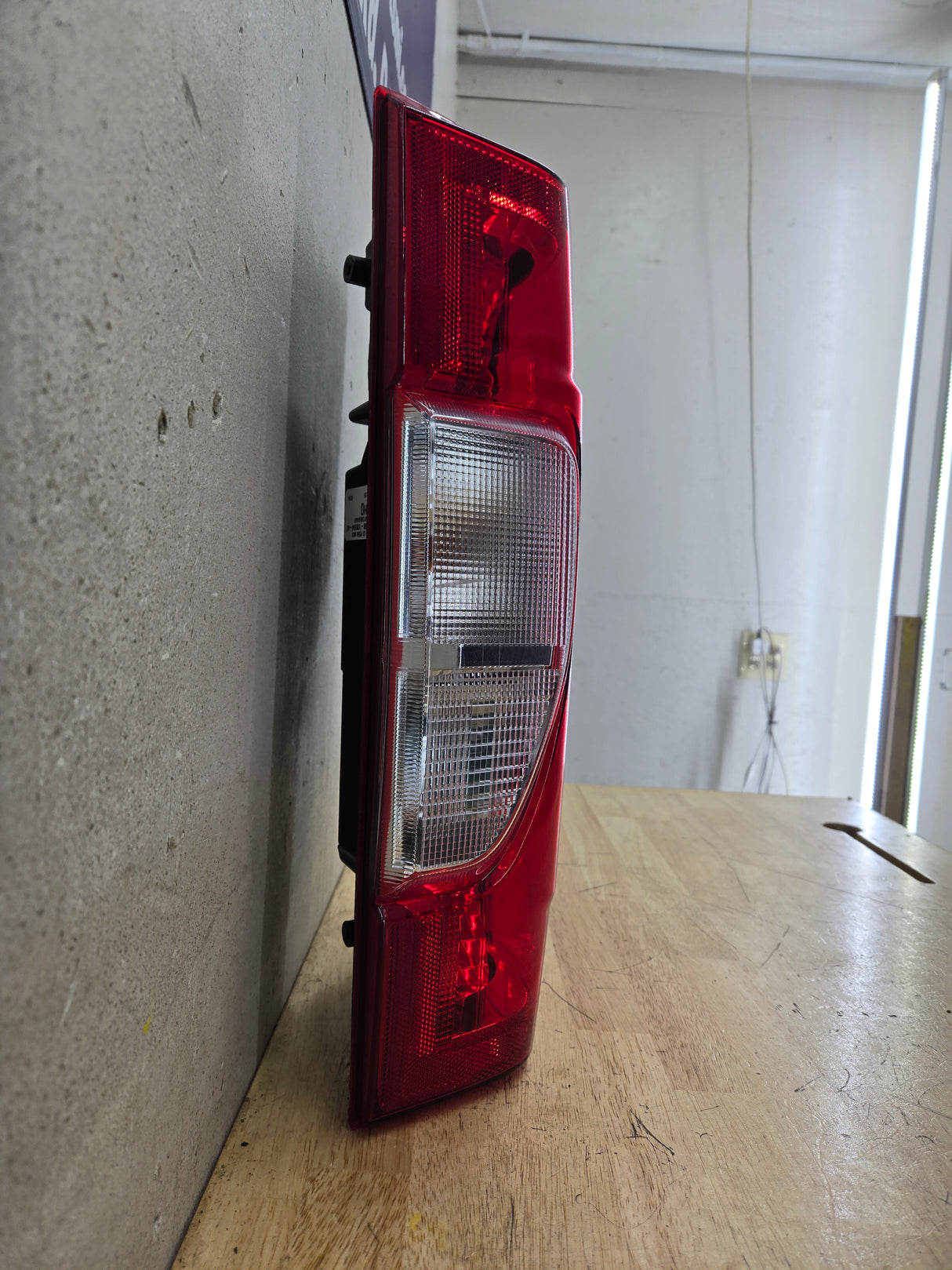 2020-2022 Ford Super Duty F250 F350 F450 F550 RH Passenger Side Tail Light Halogen LC3B-13B504-AD