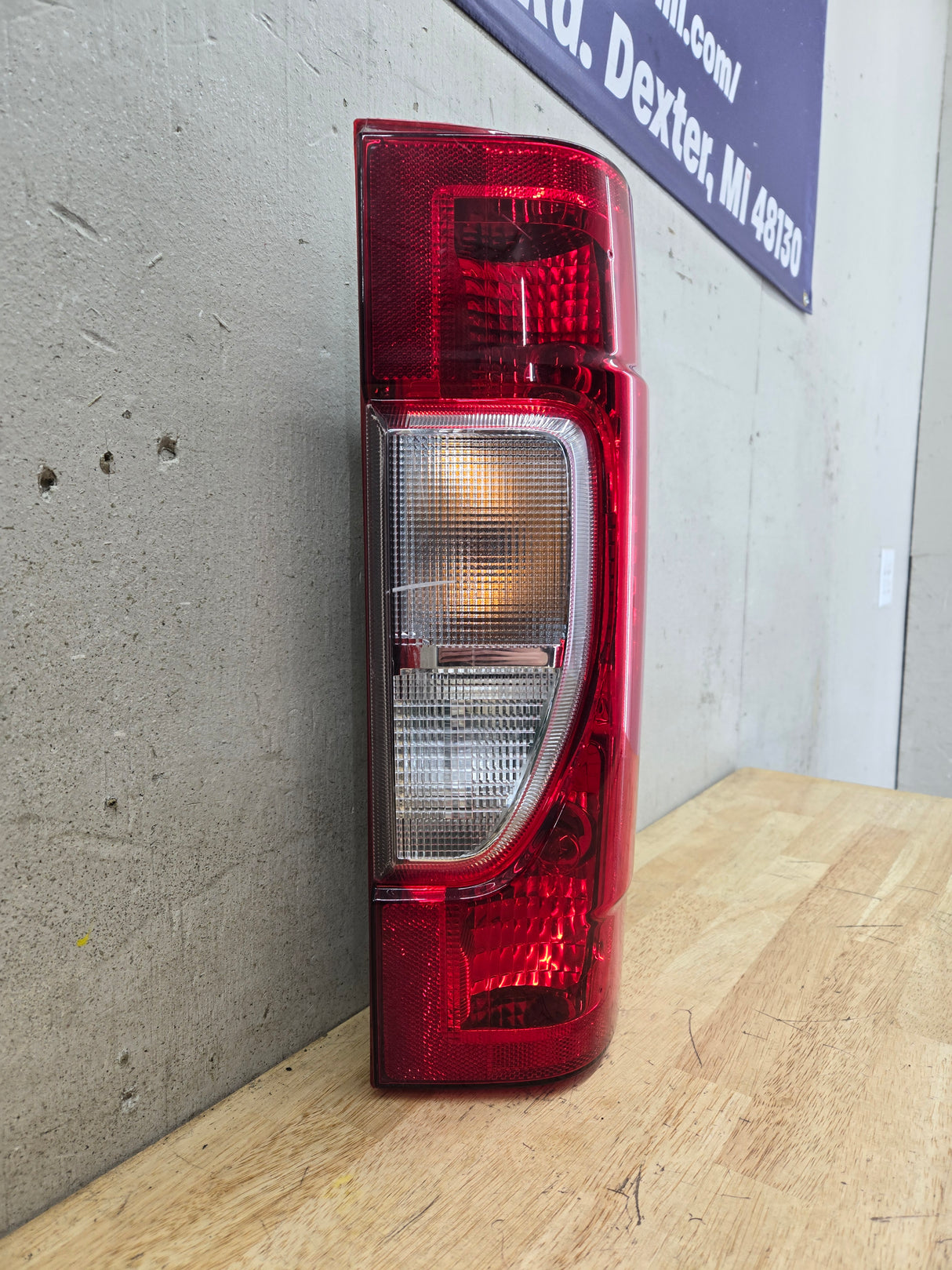 2020-2022 Ford Super Duty F250 F350 F450 F550 RH Passenger Side Tail Light Halogen LC3B-13B504-AD