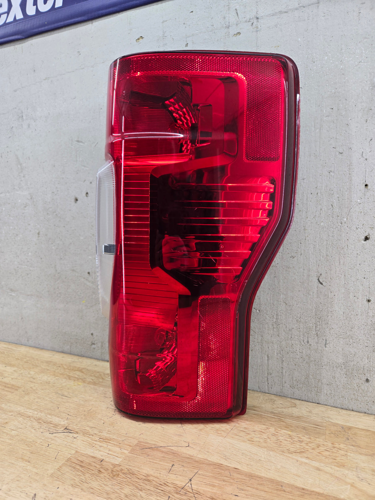 2020-2022 Ford Super Duty F250 F350 F450 F550 RH Passenger Side Tail Light Halogen LC3B-13B504-AD