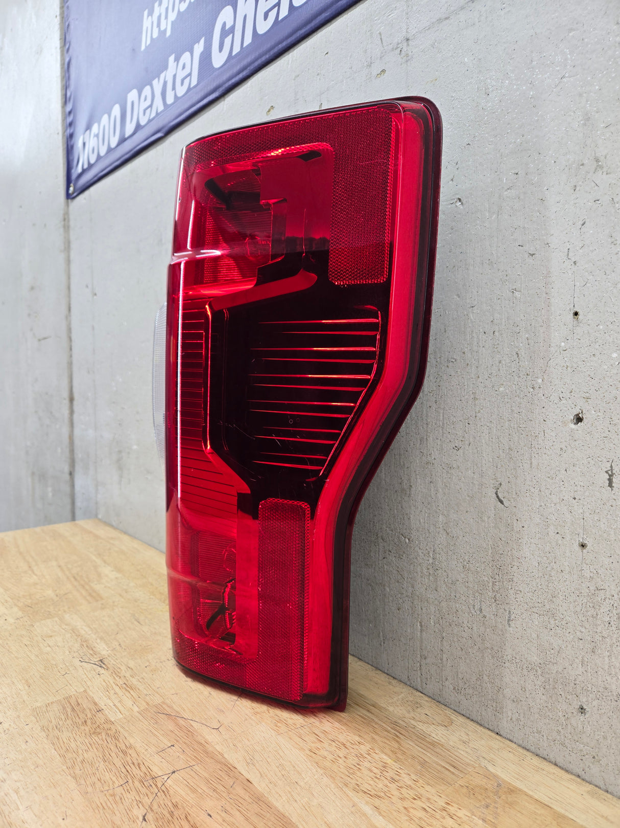 2020-2022 Ford Super Duty F250 F350 F450 F550 RH Passenger Side Tail Light Halogen LC3B-13B504-AD