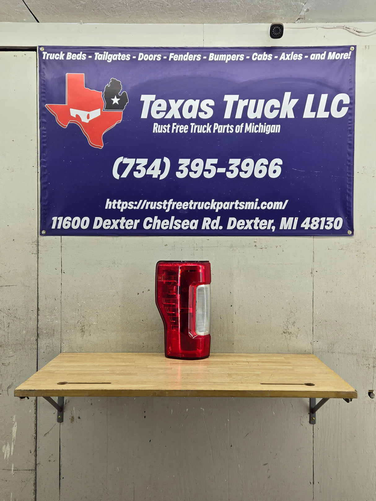 2017-2019 Ford Super Duty F250 F350 F450 F550 LH Driver Side Tail Light Halogen HC3B-13B505-AD