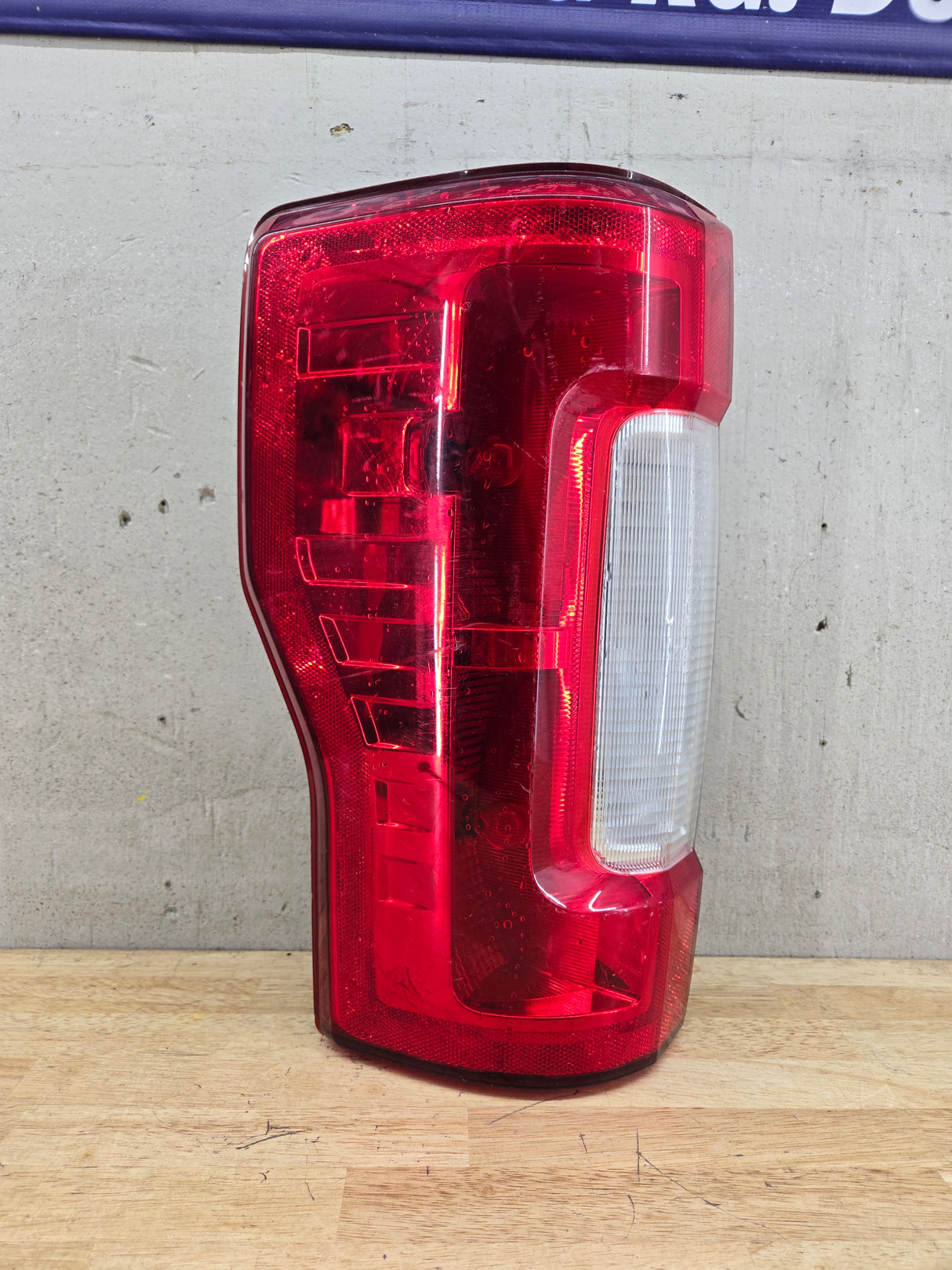 2017-2019 Ford Super Duty F250 F350 F450 F550 LH Driver Side Tail Light Halogen HC3B-13B505-AD