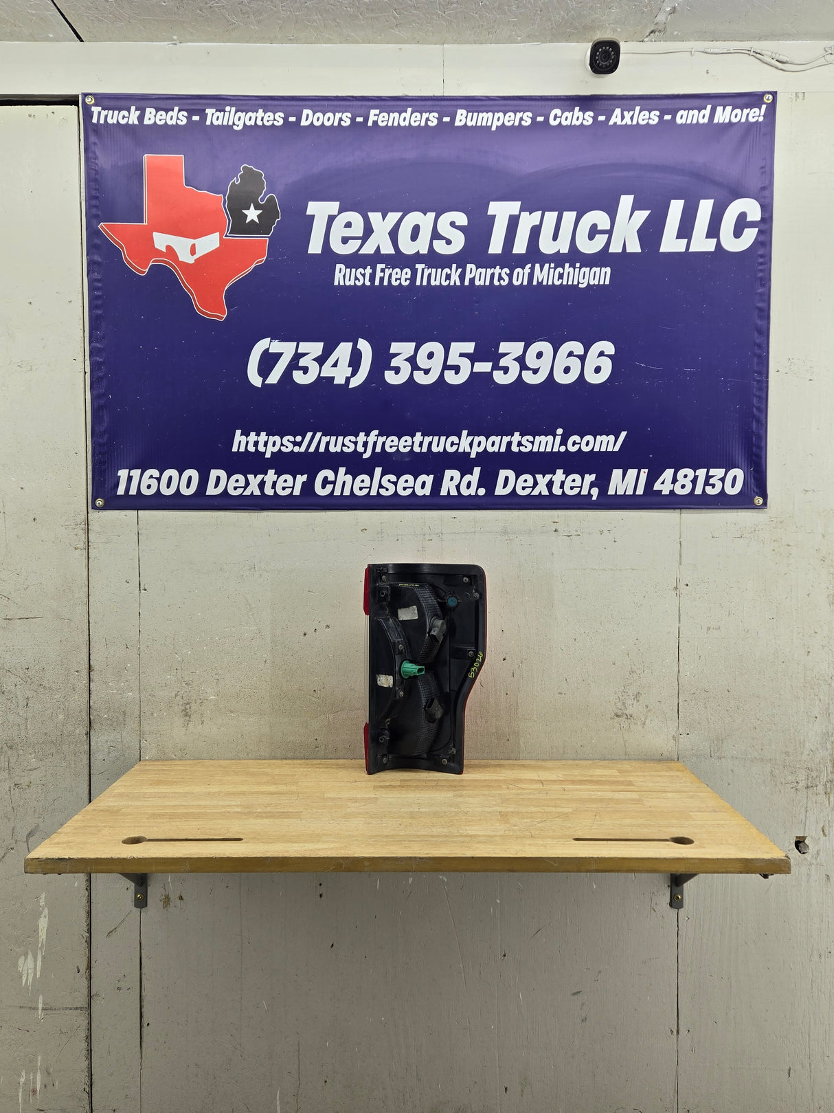 2017-2019 Ford Super Duty F250 F350 F450 F550 LH Driver Side Tail Light Halogen HC3B-13B505-AD