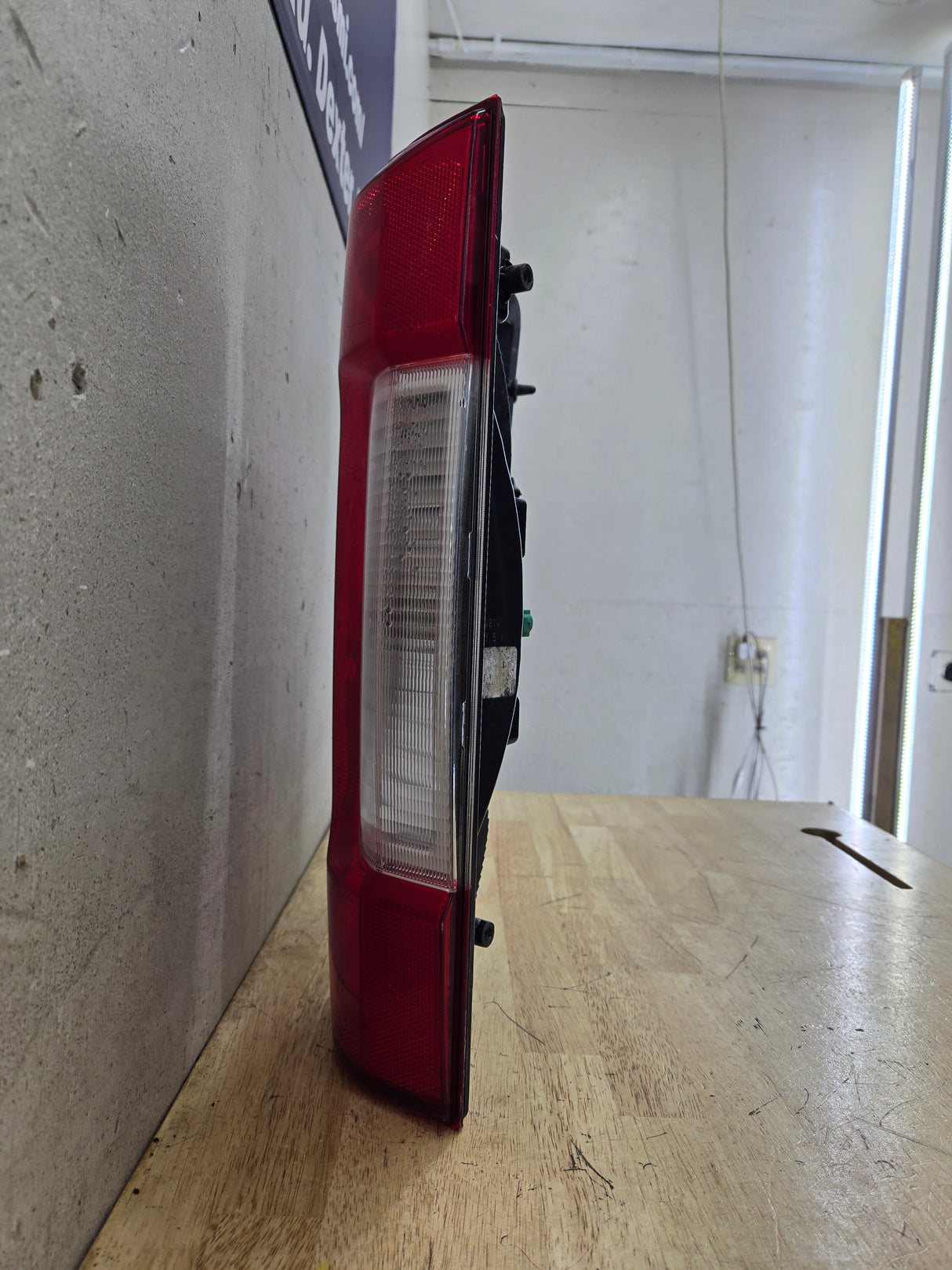 2017-2019 Ford Super Duty F250 F350 F450 F550 LH Driver Side Tail Light Halogen HC3B-13B505-AD