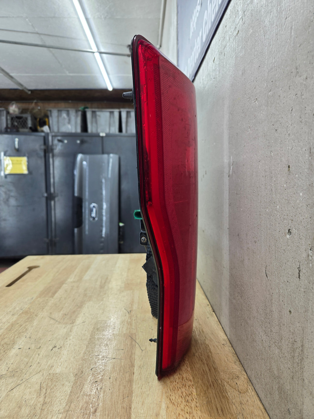 2017-2019 Ford Super Duty F250 F350 F450 F550 LH Driver Side Tail Light Halogen HC3B-13B505-AD