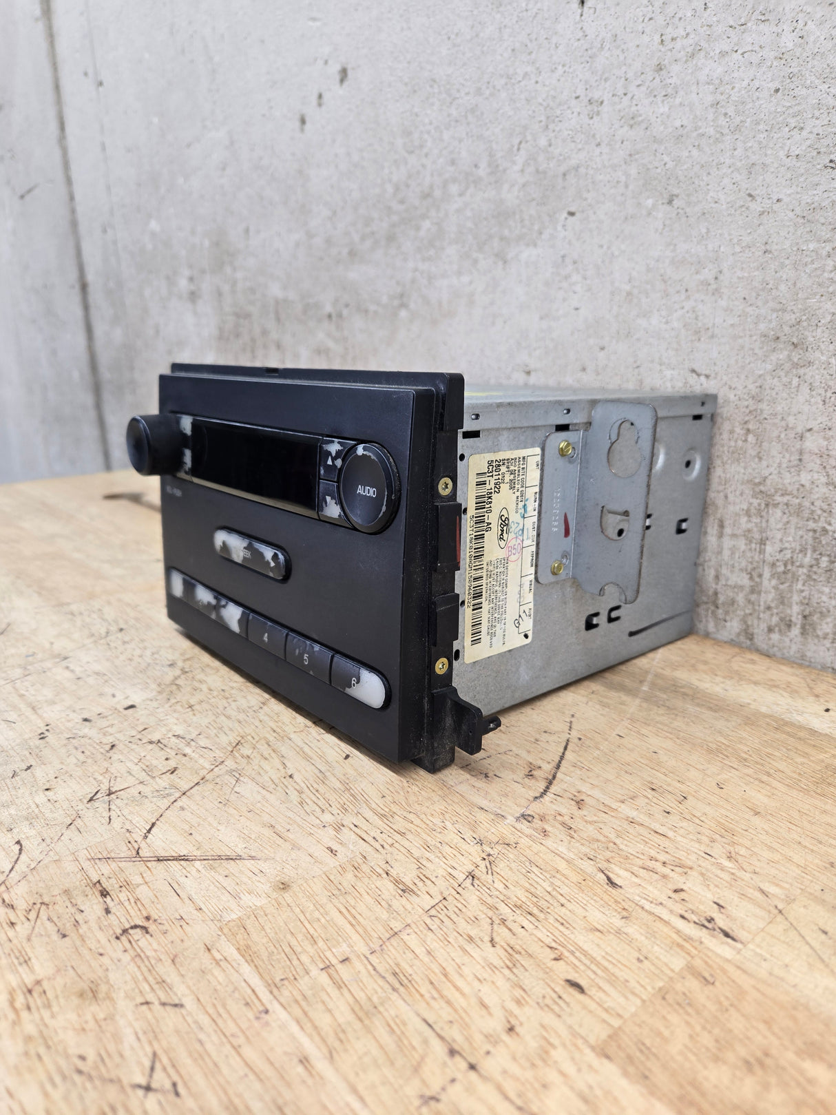 2005-2007 Ford Super Duty F250 F350 F450 F550 Factory Radio Head Unit AM/FM CD OEM 5C3T-18K810-AG