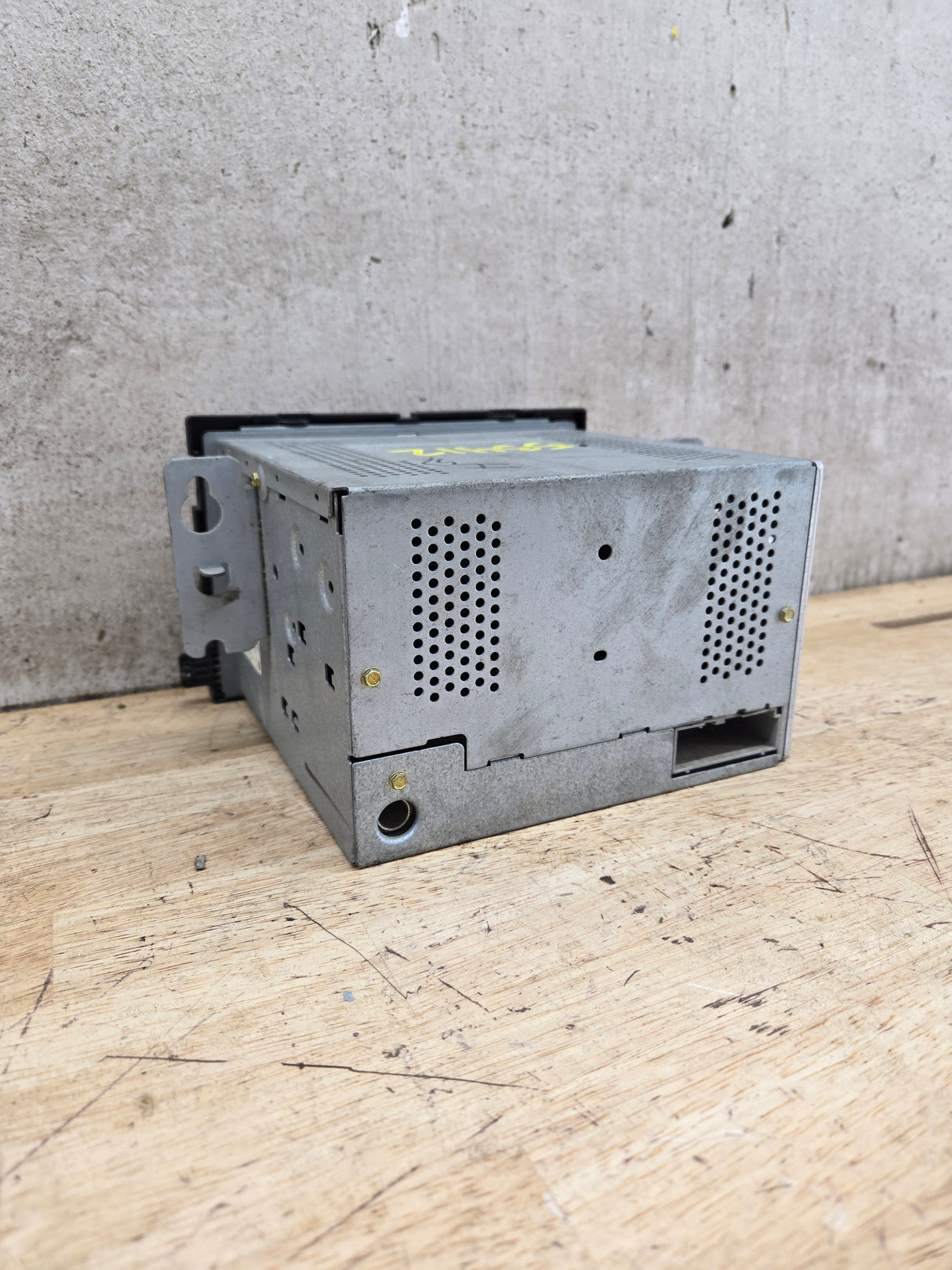 2005-2007 Ford Super Duty F250 F350 F450 F550 Factory Radio Head Unit AM/FM CD OEM 5C3T-18K810-AG