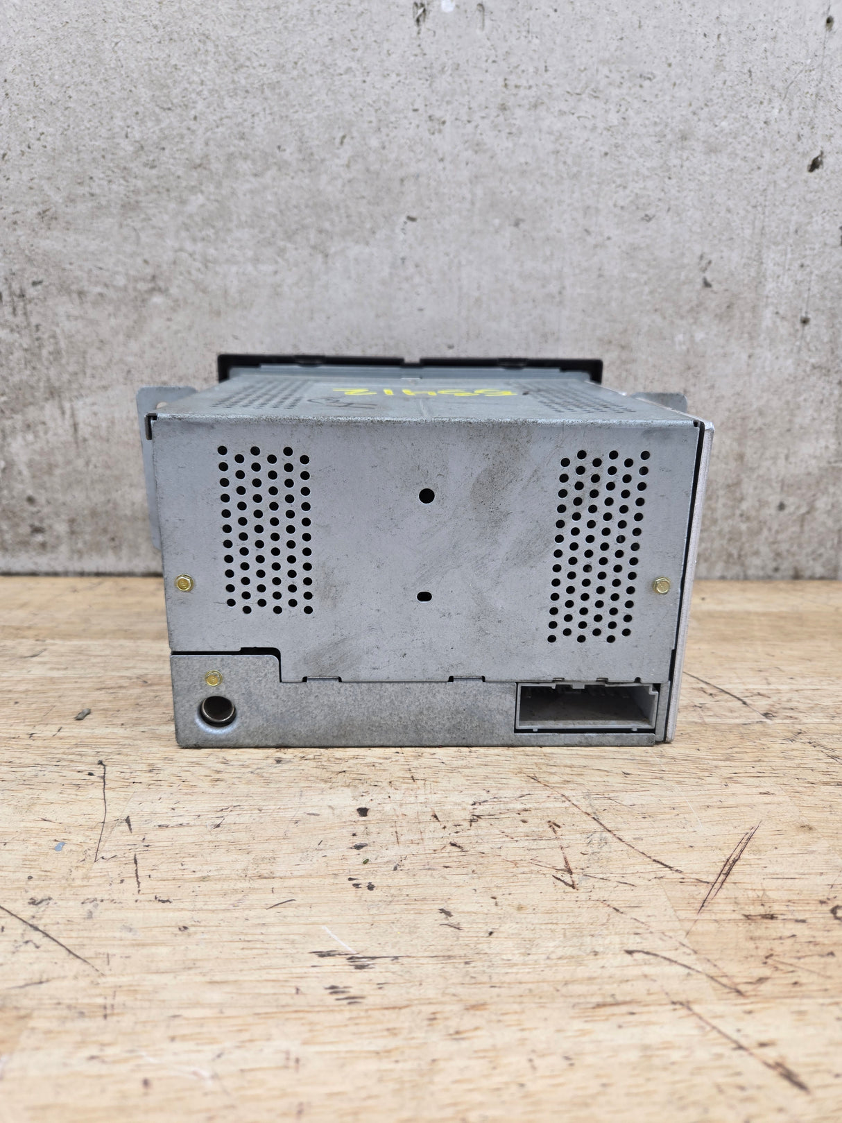 2005-2007 Ford Super Duty F250 F350 F450 F550 Factory Radio Head Unit AM/FM CD OEM 5C3T-18K810-AG