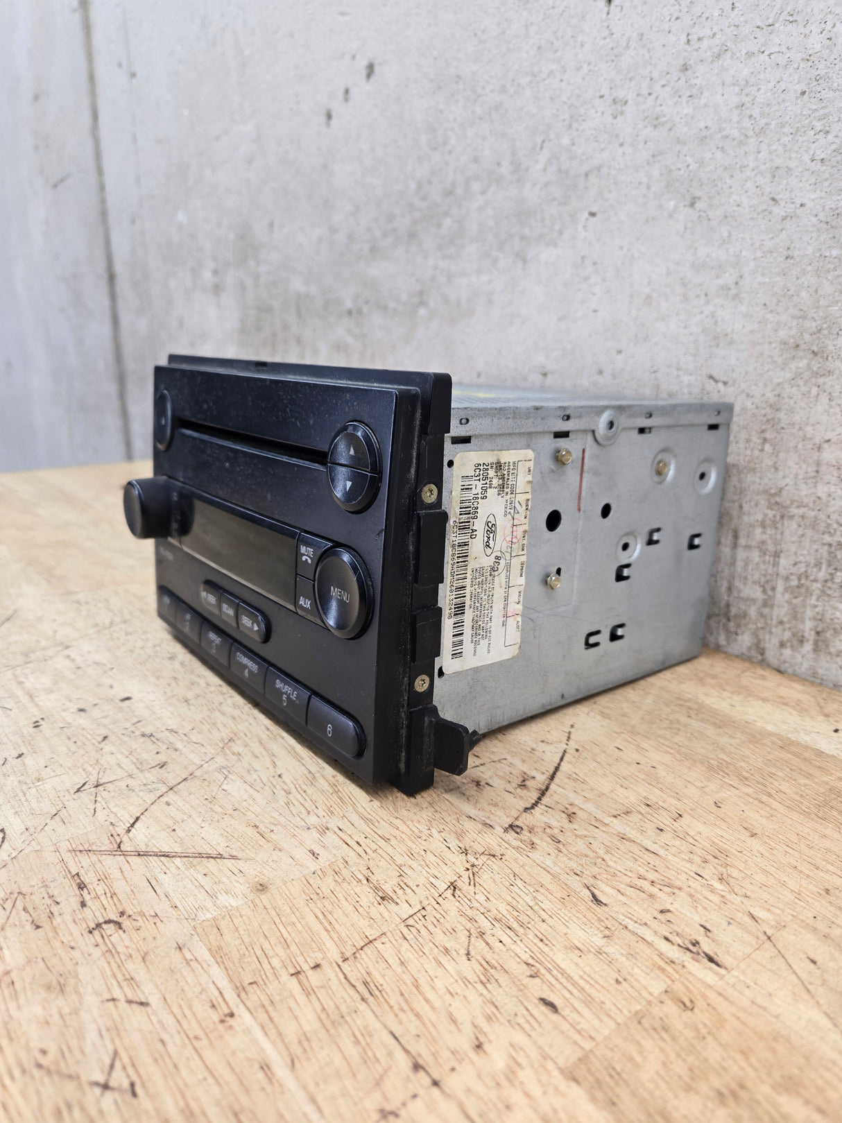 2005-2007 Ford Super Duty F250 F350 F450 F550 Factory Radio Head Unit AM/FM CD OEM 6C3T-18C869-AD