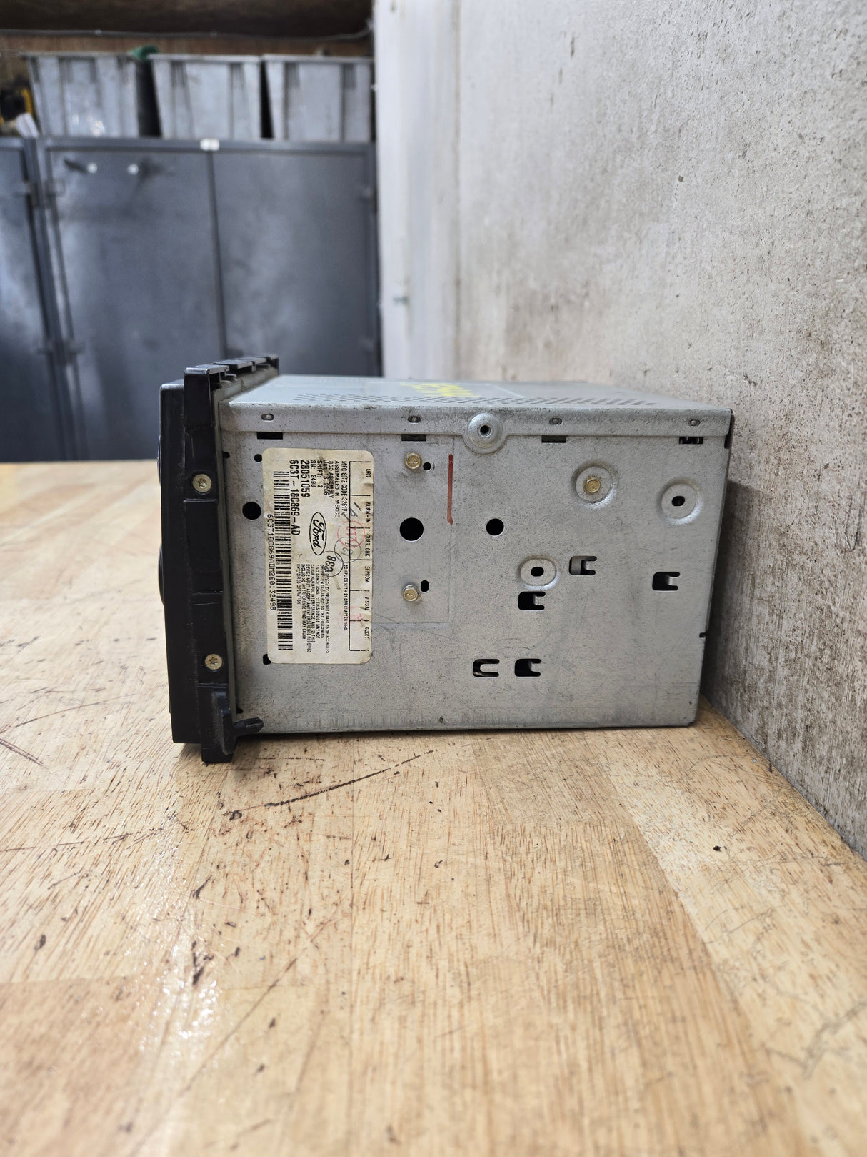 2005-2007 Ford Super Duty F250 F350 F450 F550 Factory Radio Head Unit AM/FM CD OEM 6C3T-18C869-AD